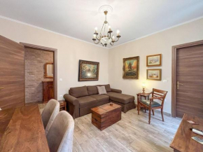 Dion and Eva's OldTown Apartment
